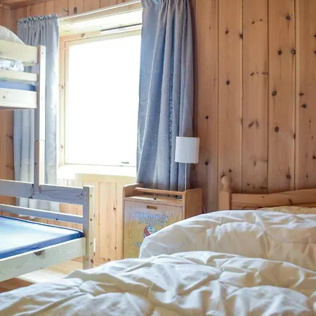 Stunning In W/ 3 Bedrooms Svolvær